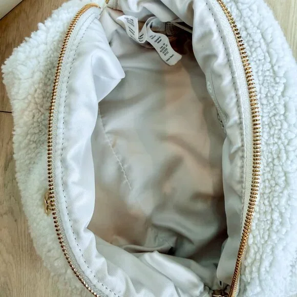 Lululemon Cosmetic Bags - Picture 5 of 9